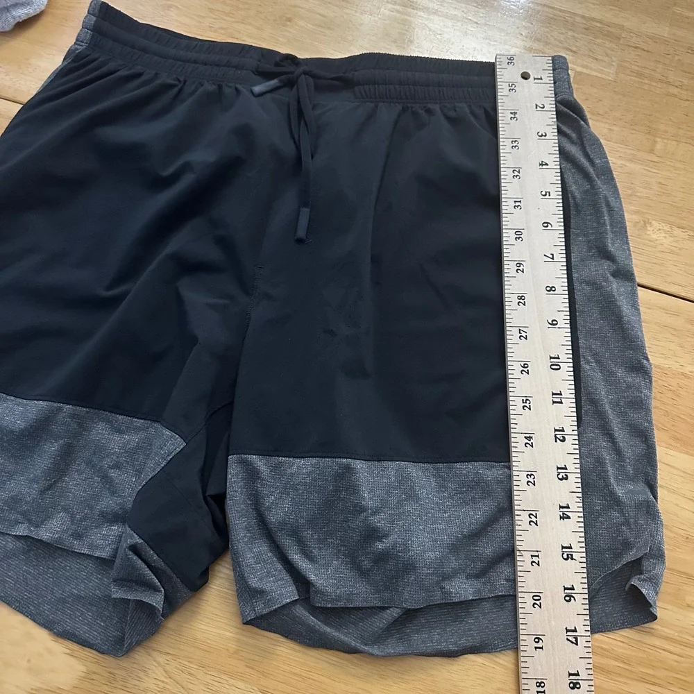 Lululemon Men's Pace Breaker Shorts Size L Black Gray Athletic Running Gym‎